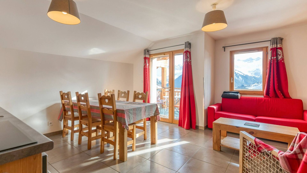 Saint-Jean-d'Arves Apartment | Apartment 'La Pirouette' with Mountain View, Shared Terrace and Wi-Fi