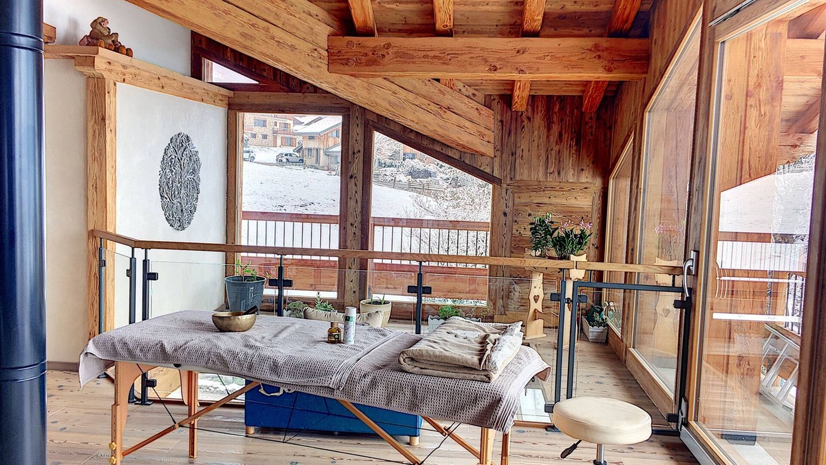 Seez Apartment | Apartment 'La Grande Étoile' with Mountain View, Private Terrace and Wi-Fi
