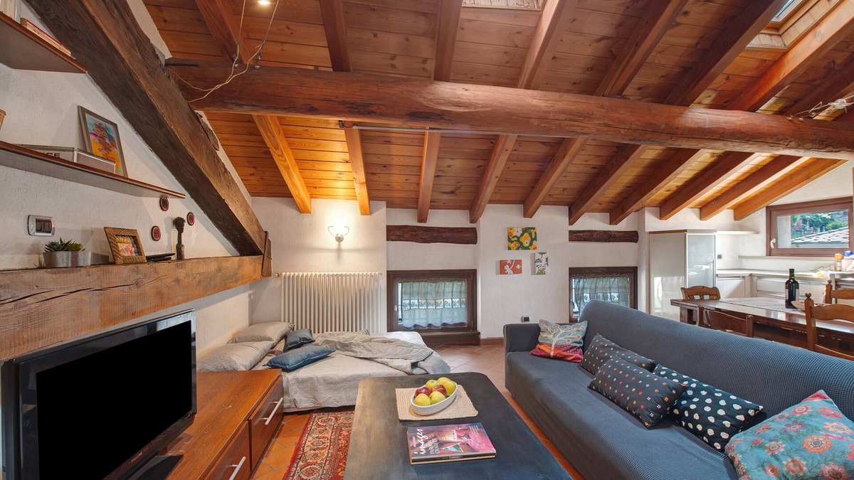 Pont-Saint-Martin Apartment | Apartment 'La Mansarda Del Viaggiatore' with Mountain View, Private Terrace and Wi-Fi