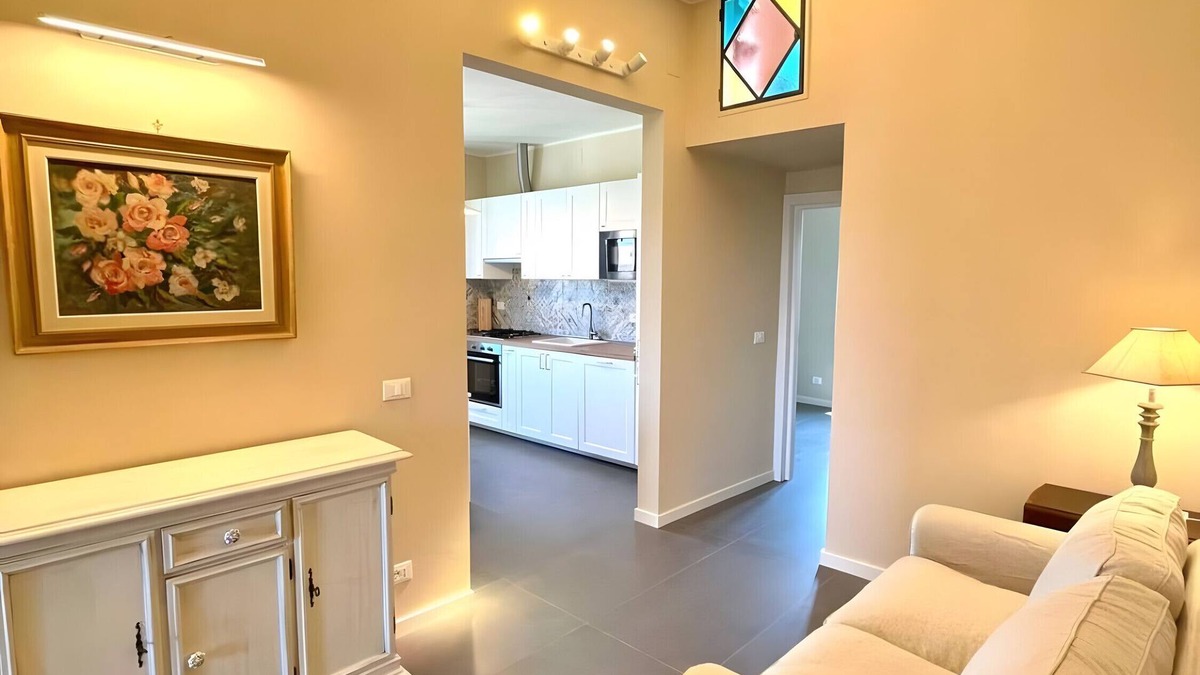 Rovezzano Apartment | Apartment 'La Loggetta Di Leonardo' with Wi-Fi and Air Conditioning