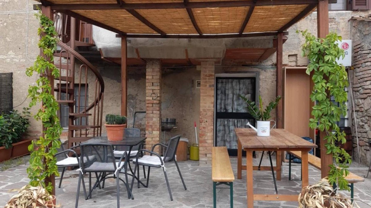 Buonconvento Apartment | Apartment 'La Maison De Nonnì' with Private Garden, Balcony and Wi-Fi