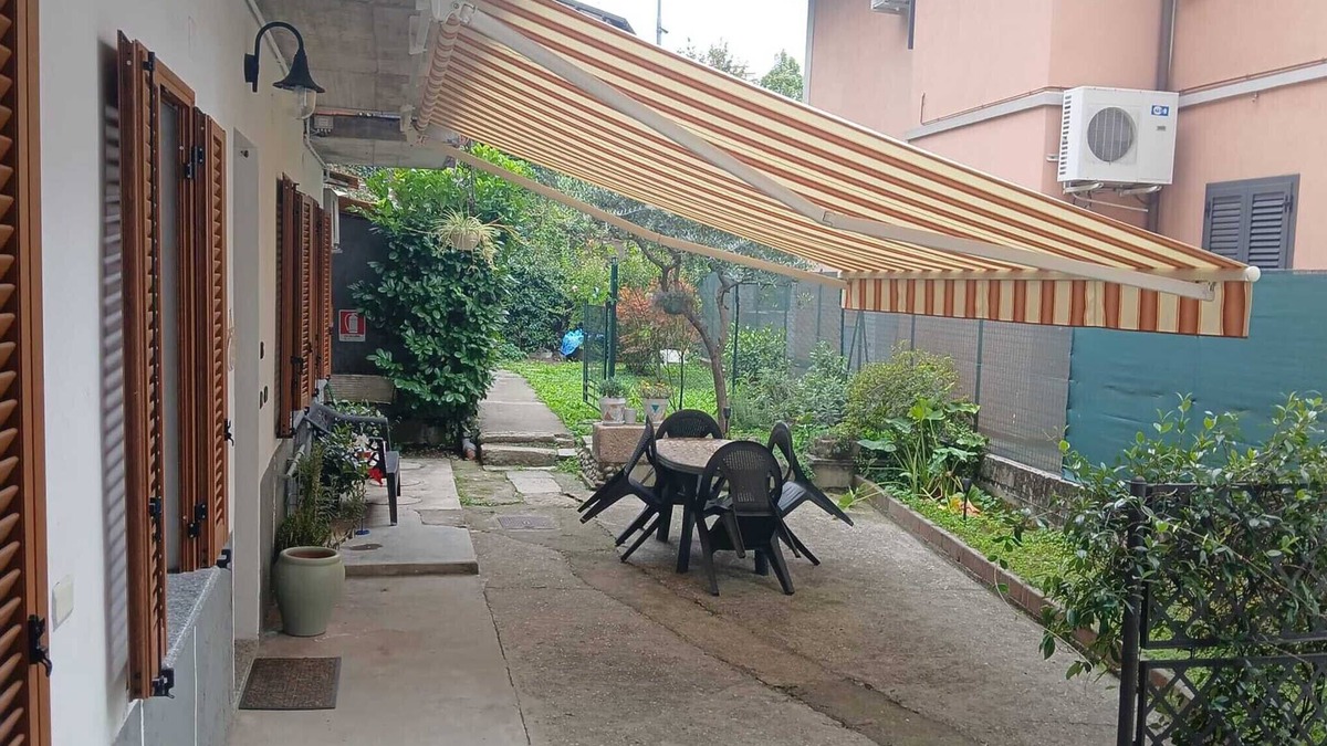 Laveno Apartment | Apartment 'La Meridiana Lago Maggiore 2' with Mountain View, Wi-Fi and Air Conditioning