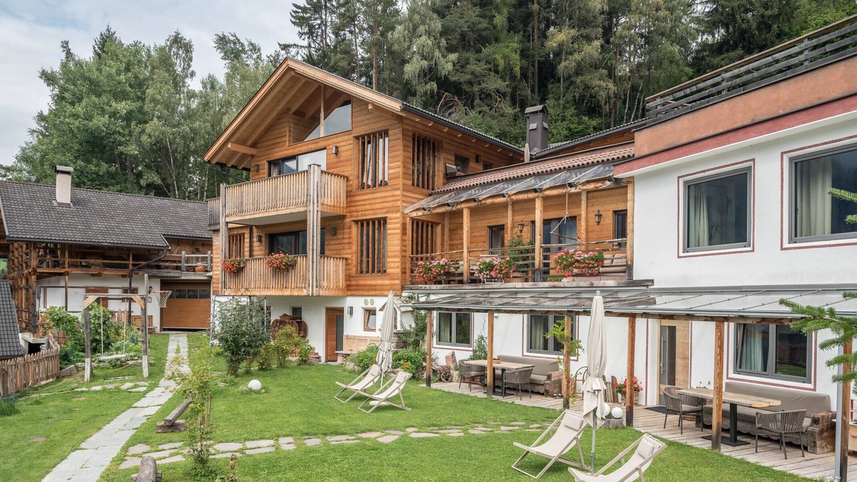 Ortisei Apartment | Apartment 'La Plates - Daduman' with Mountain View, Terrace & Wi-Fi