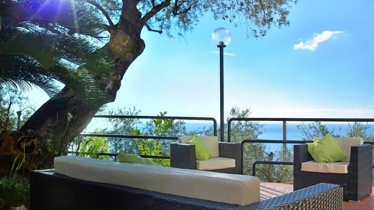 Zoagli Villa | Apartment La Seta e il Mare in Villa