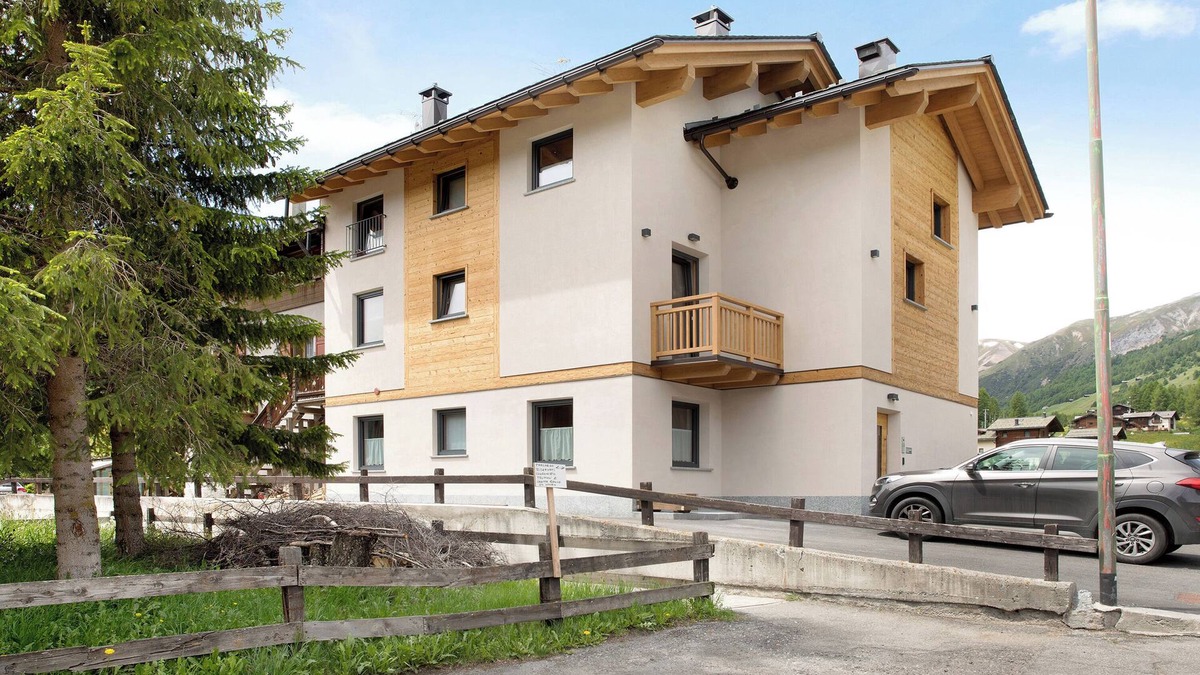 Livigno Apartment | Apartment 'Lago Casa Campacc' with Lake View, Garden & Wi-Fi