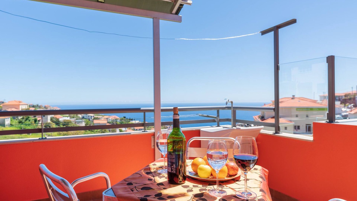 Estrela da Calheta Apartment | Apartment Laranjeiras, A lovely apartment in the Heart of Calheta