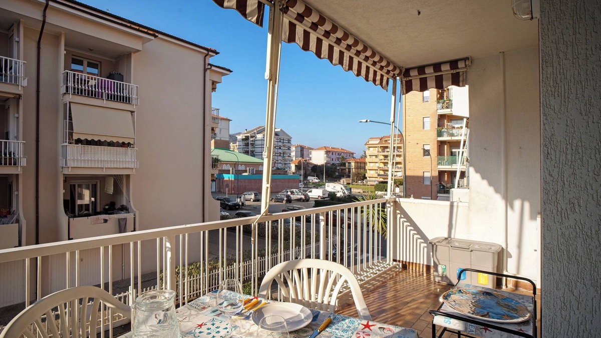 Albenga Apartment | Apartment 'Le Morelle 2' with Balcony and Wi-Fi