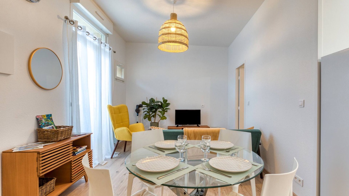 Sete Apartment | Apartment 'Le Voltaire' with Wi-Fi