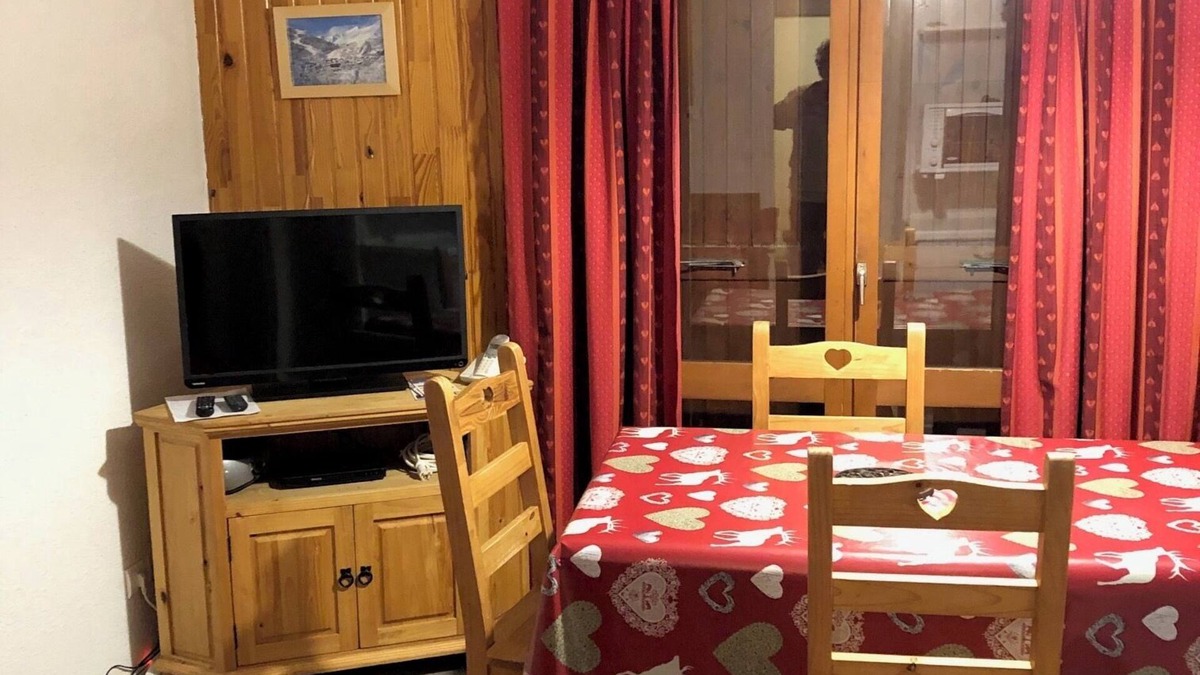 Valloire Apartment | Apartment 'Les Bergers 71' with Mountain View and Balcony