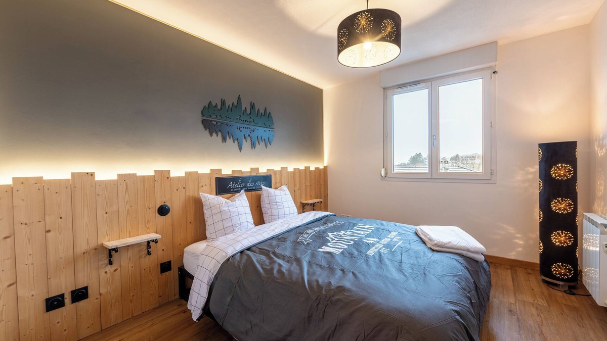 Albertville Apartment | Apartment 'Les Cèdres Bleus' with Mountain View and Balcony