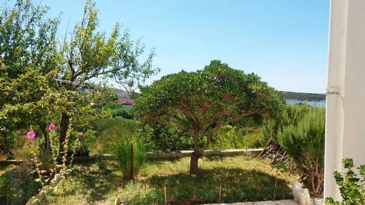 Banjol Apartment | Apartment Ljubica, (16480), Banjol, hr