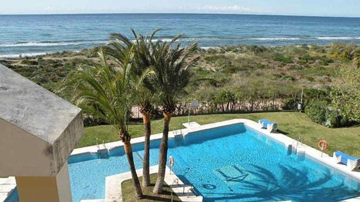 Nikki Beach Apartment | Apartment located 25m from the best beach in Marbella 3 swimming pools, wifi 1GB
