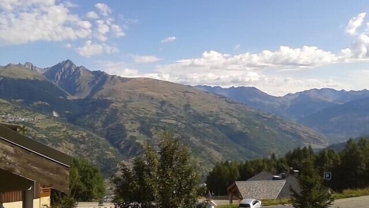 Montalbert Apartment | Apartment located at the foot of the slopes with a beautiful unobstructed view