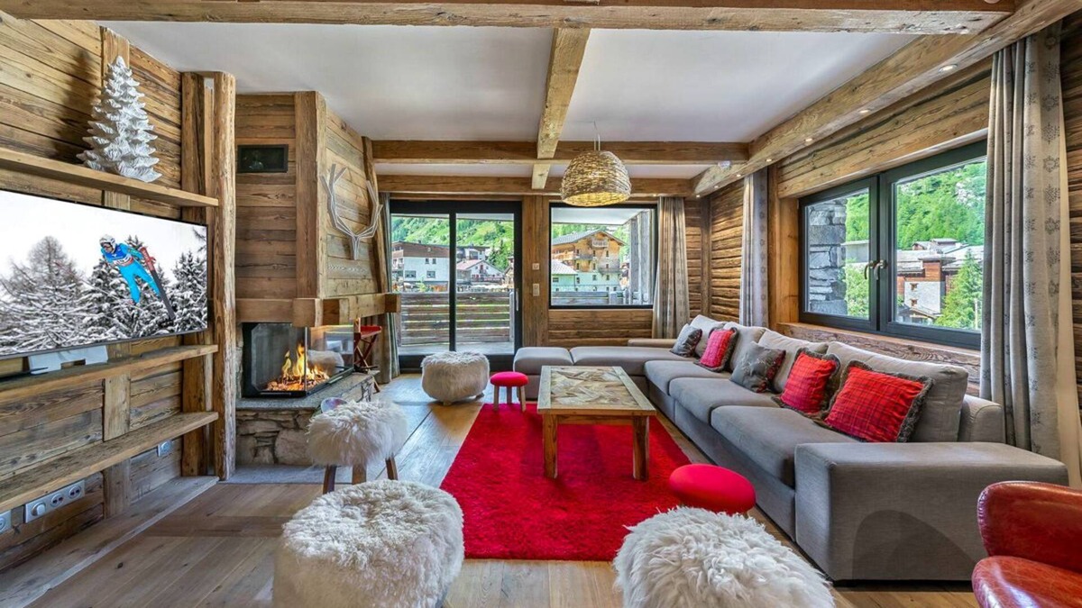 Val-d'Isere Villa | Apartment Louis - Four Bedroom Villa, Sleeps 8
