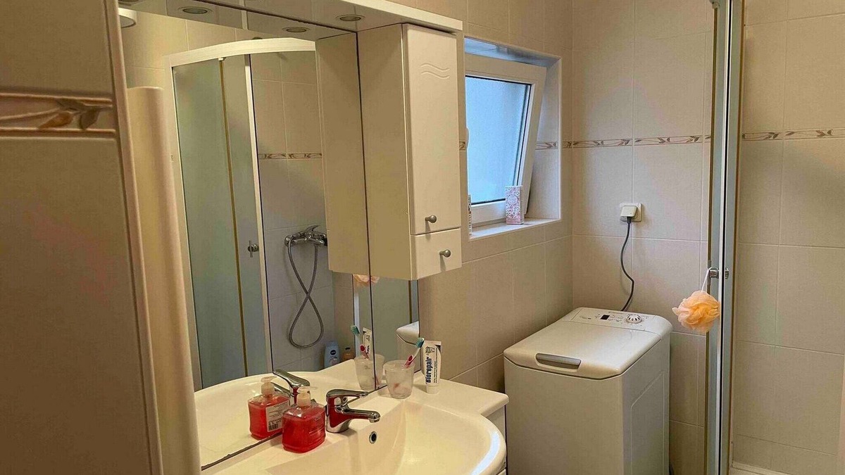 Jadrtovac Apartment | Apartment Luka - One Bedroom Apartment with Balcony and Sea View