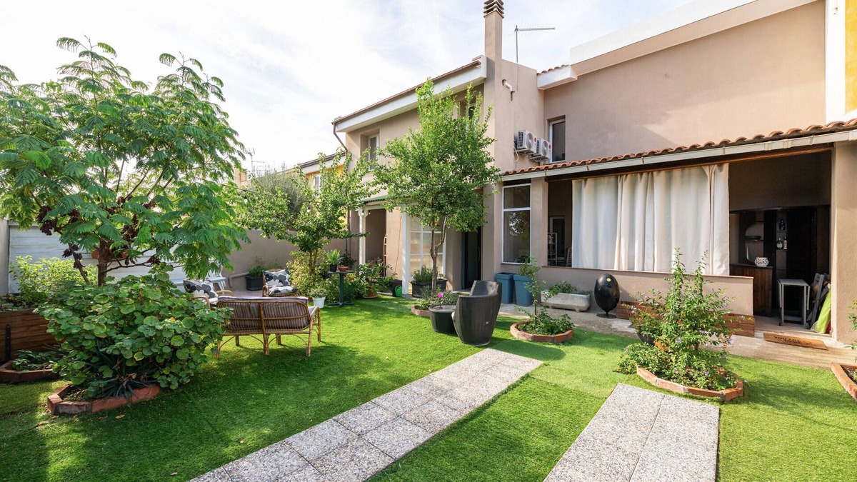 Quartu Sant'Elena House | Apartment 'Luxi Noa' with Private Terrace, Wi-Fi and Air Conditioning
