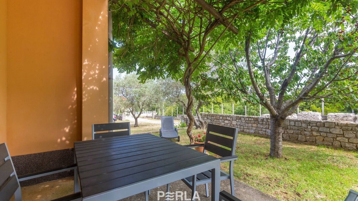 Nerezine Apartment | Apartment LYNA with garden 300m from the beach
