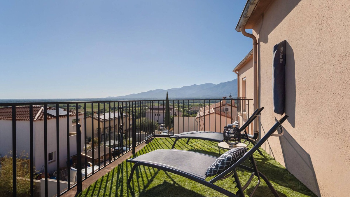 Banyuls-dels-Aspres Apartment | Apartment 'Mar I Munt' with Sea View, Wi-Fi and Air Conditioning