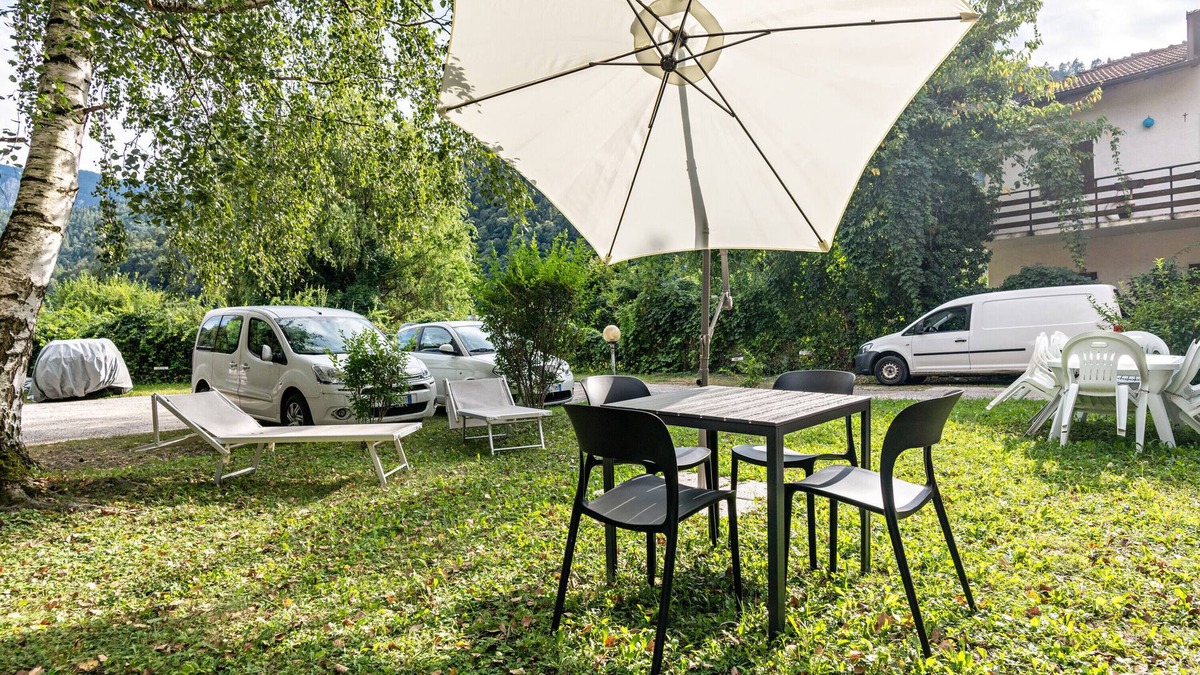 Calceranica al Lago Apartment | Apartment 'Mathca Holiday Home' with Mountain View, Wi-Fi and Air Conditioning