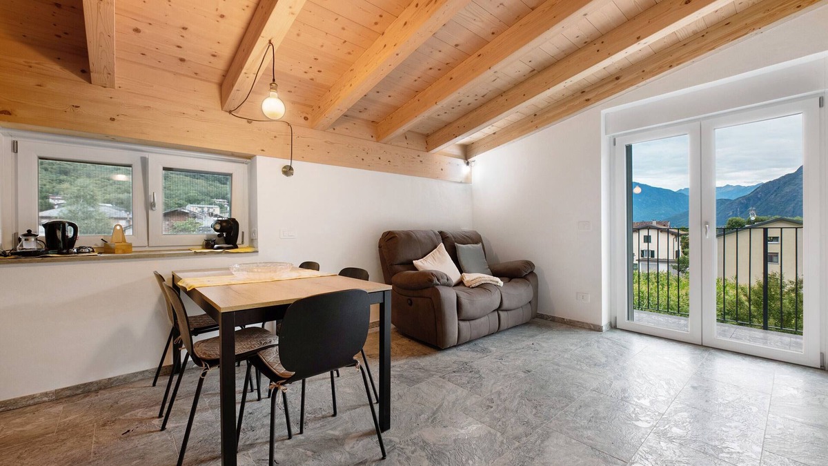 Prata Camportaccio Apartment | Apartment 'Mansarda' with Mountain View, Wi-Fi and Air Conditioning
