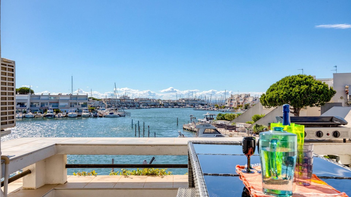 Le Grau-Du-Roi Apartment | Apartment 'Marina Port Camargue' with Sea View, Wi-Fi and Air Conditioning