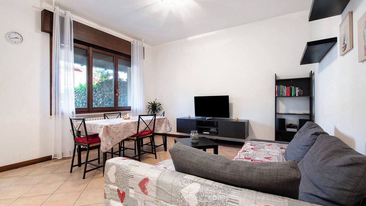 Colombare Apartment | Apartment 'Memy's House' with Private Pool, Wi-Fi and Air Conditioning