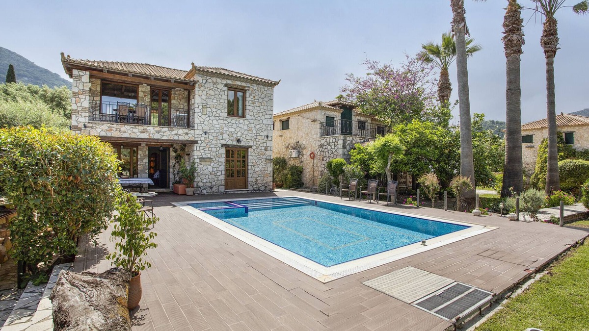 Limni Keri Apartment | Apartment 'Mimi' with Shared Pool, Wi-Fi and Air Conditioning