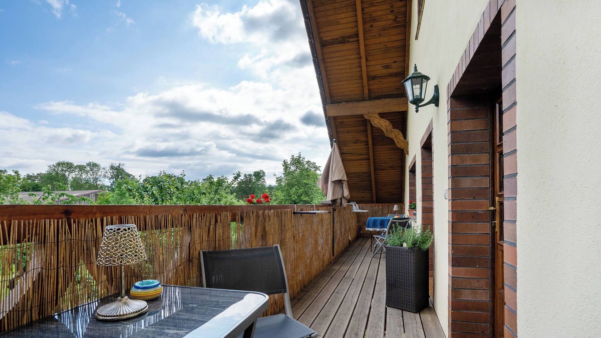 Schmogrow Apartment | Apartment 'Mohnblüte' with Shared Garden, Balcony and Wi-Fi