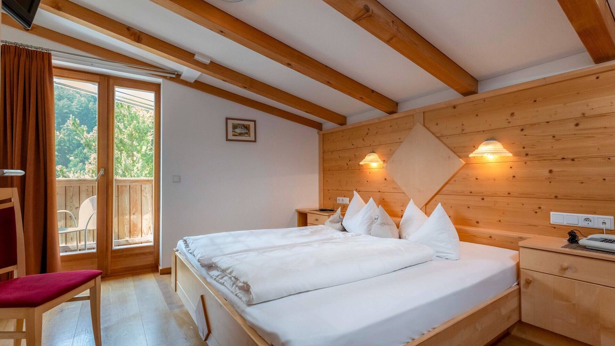Burgusio Apartment | Apartment 'Moriggl Bergecho' with Mountain View, Shared Terrace and Wi-Fi