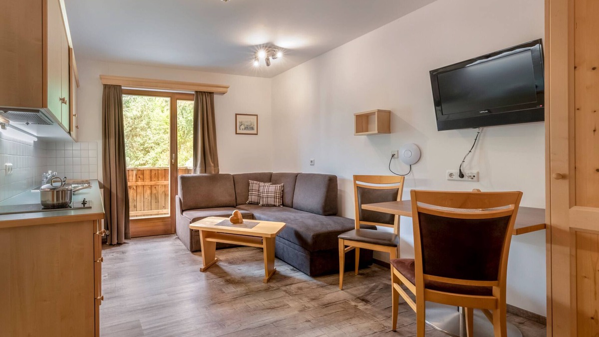 Burgusio Apartment | Apartment 'Moriggl Bergkamerad 3' with Mountain View, Shared Terrace and Wi-Fi