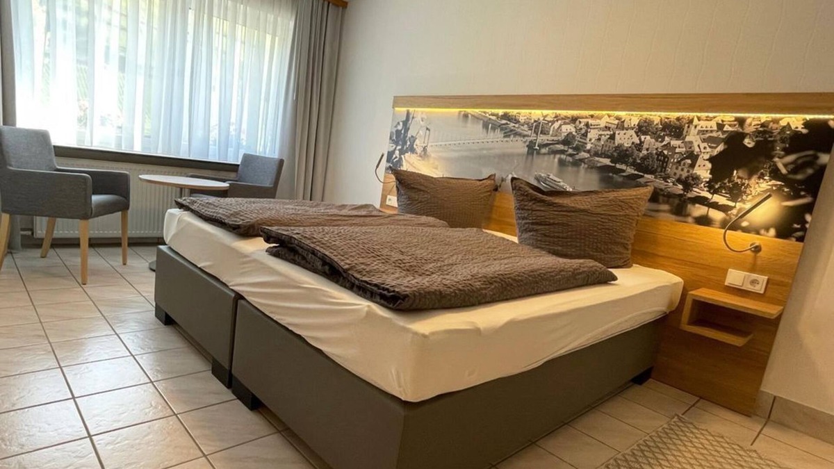 Bernkastel-Kues House | Apartment - Moselhotel Sonnenuhr