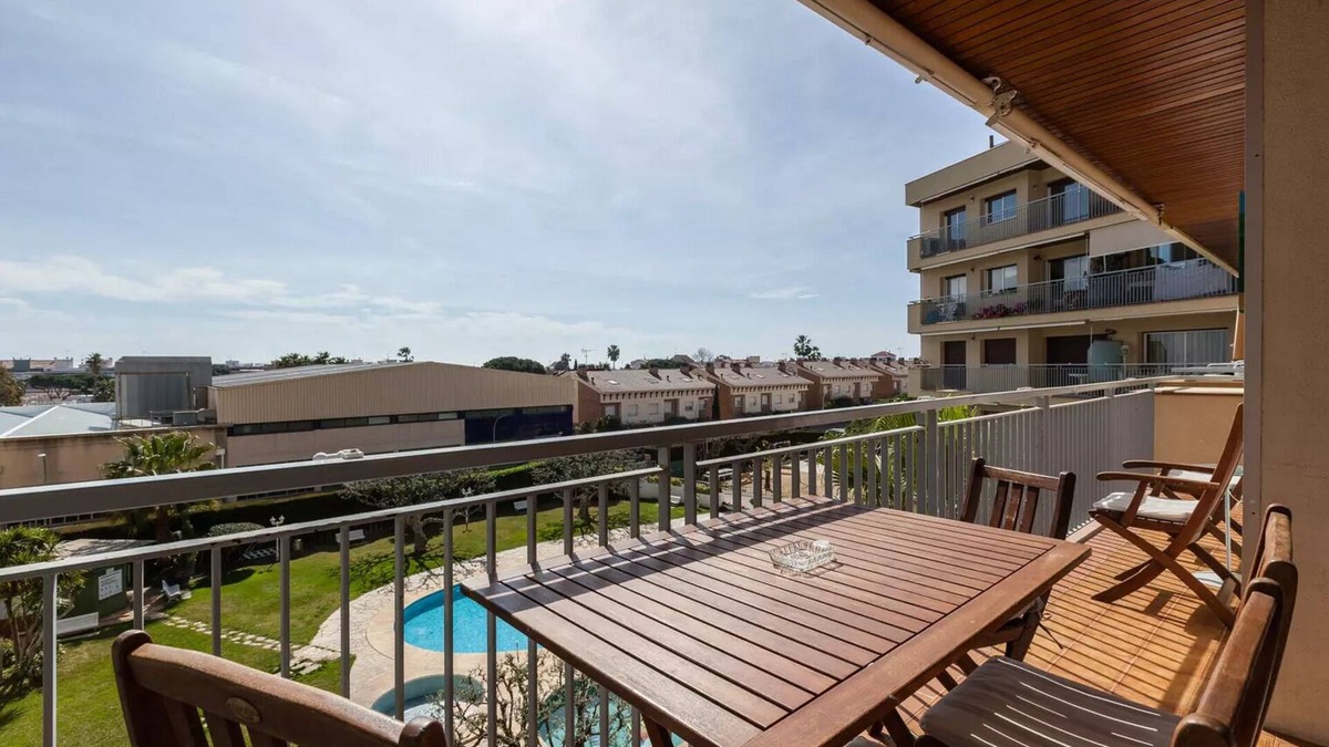 Vilassar de Mar Apartment | Apartment Muralla with swimming pool