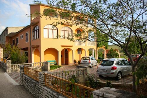Donje Polje Apartment | Apartment Nakić