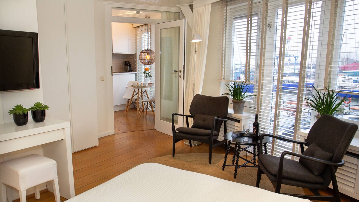Monnickendam Apartment | Apartment near Amsterdam Luxe Hafenzimmer quiet location "Apartments-Waterland"