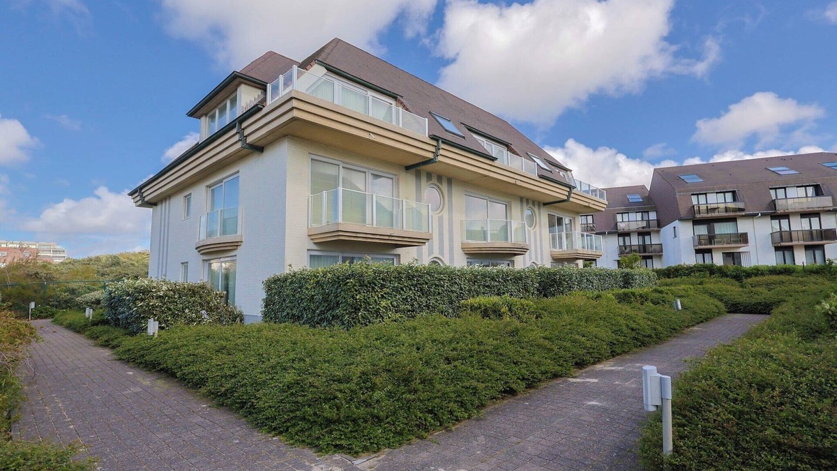 Oostduinkerke-Bad Apartment | Apartment near Belgian Coast with Terrace
