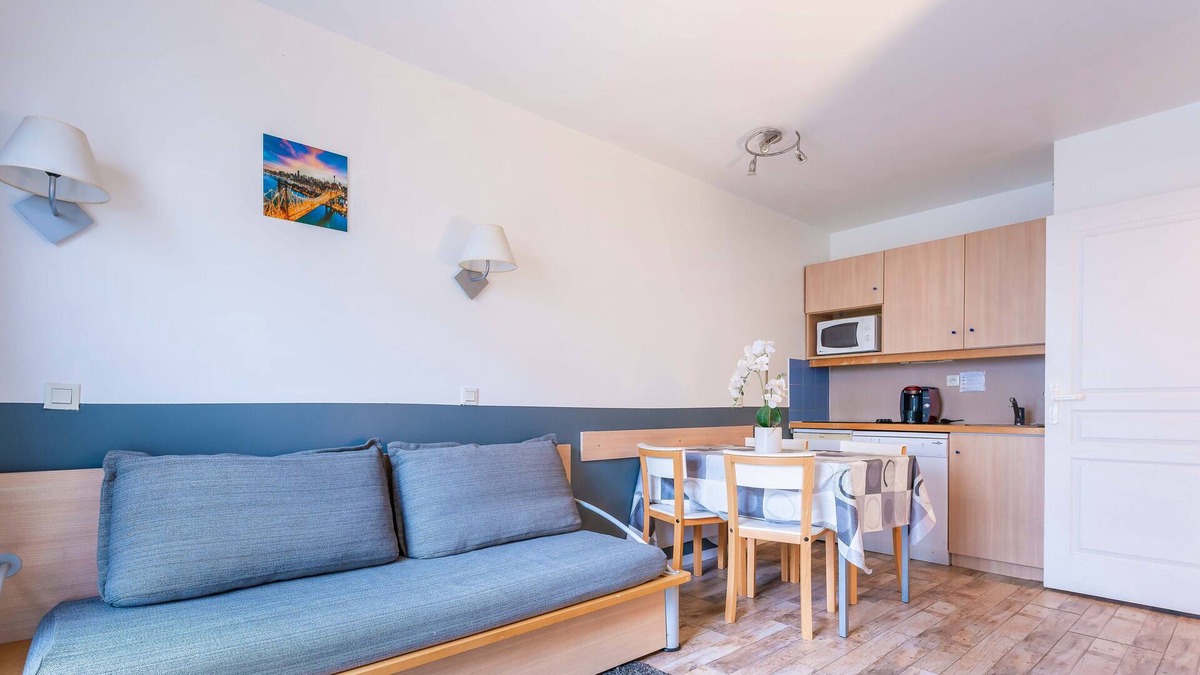 Serris Apartment | Apartment near Disneyland, Val d'Europe, Paris with shuttle #1