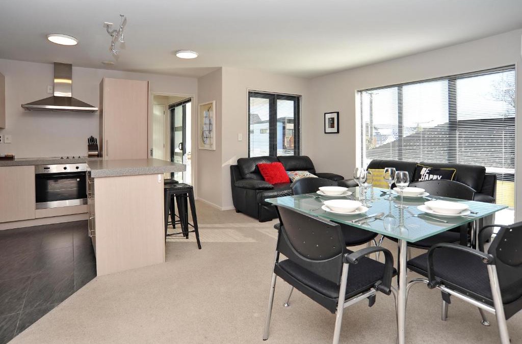 Merivale Apartment | Apartment near Hagley Park with Secure Entry- Carlton Villa 3