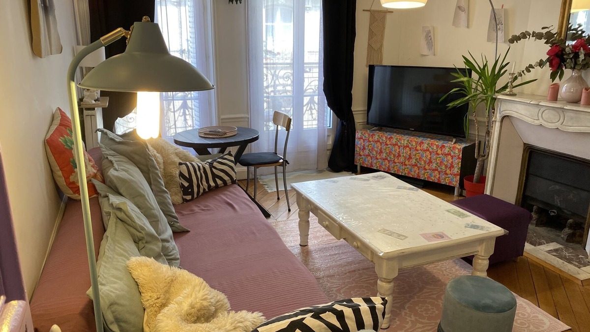 Quartier de Rochechouart Apartment | Apartment Near Montmartre original