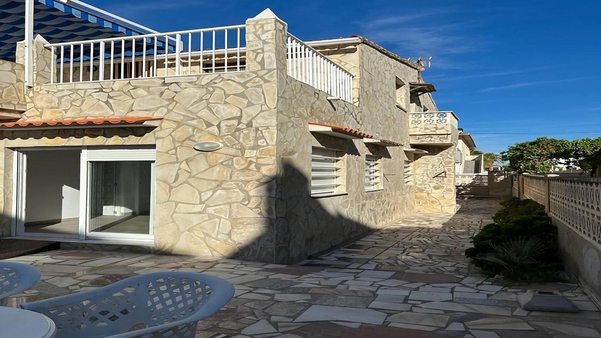 Oliva Apartment | Apartment near sea beach and vibrant center