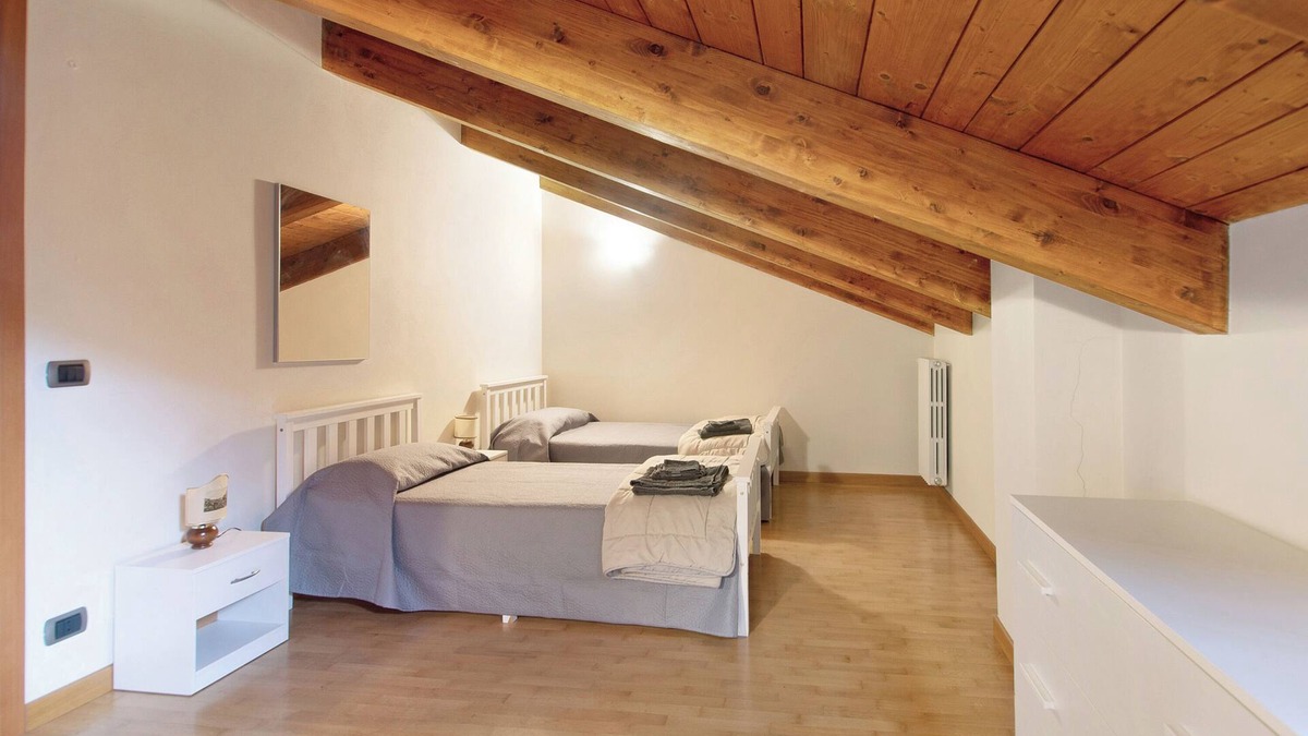 Diano d'Alba Apartment | Apartment "nelle Langhe" with Balcony & Wi-Fi