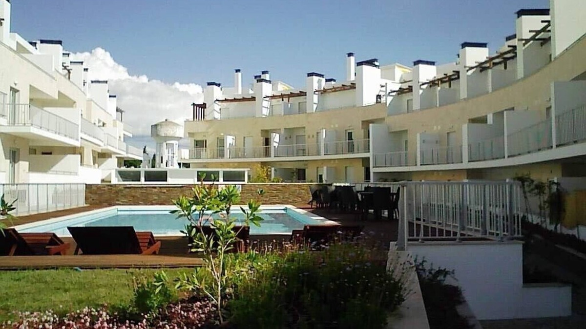 Santa Luzia Apartment | Apartment next to the beach in condo with indoor and outdoor pool