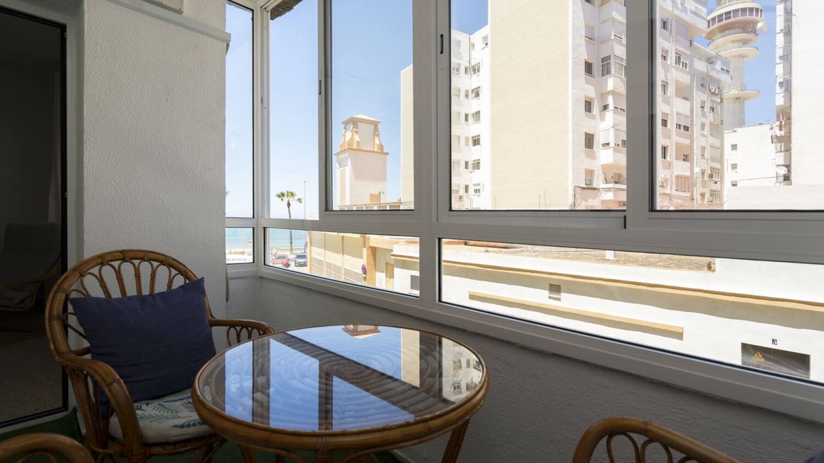 Cadiz Apartment | Apartment next to the sea, with views from living room and terrace, including private parking