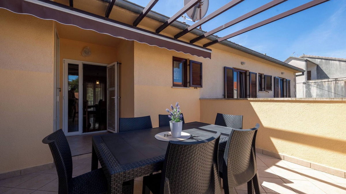 Mirce Apartment | Apartment Nikica (116841-A1) - Mirca - island Brac