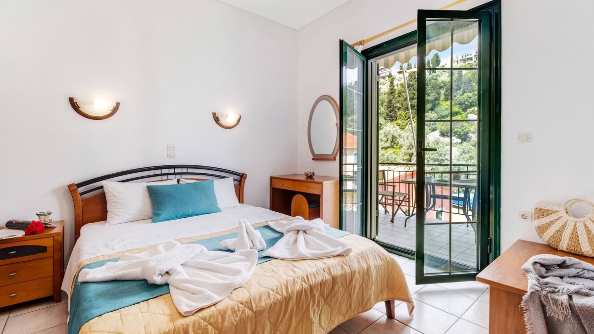 Nikiana Apartment | Apartment "Nikoleta Studio 4" with sea view, terrace & WLAN