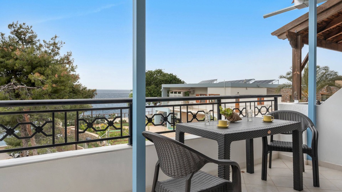 Panormos Apartment | Apartment 'No 5' with sea view, Wi-Fi and air conditioning