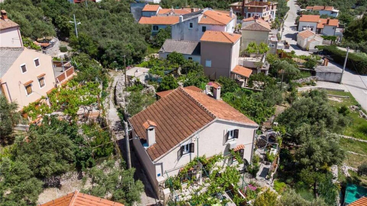 Miholascica Apartment | Apartment Nona 1, rustic apartment in village Miholascica, island Cres