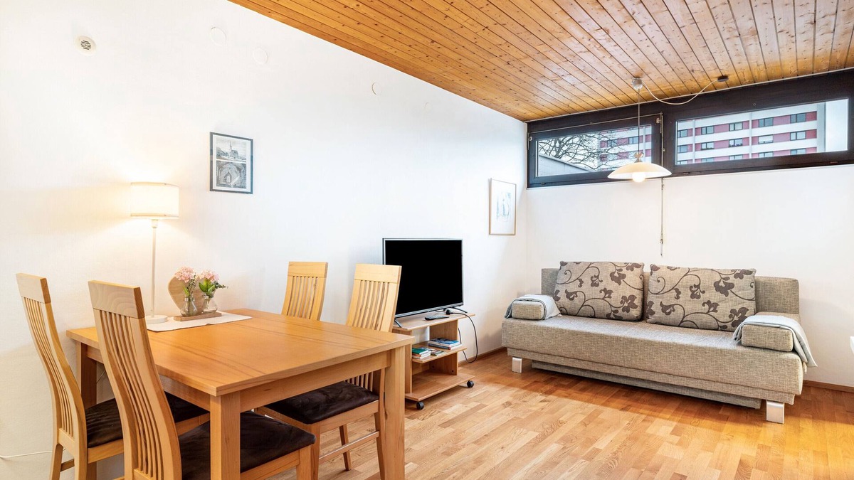 Bregenz Apartment | Apartment 'Ölrain' with Shared Terrace, Shared Garden and Wi-Fi