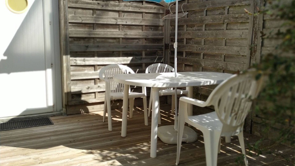 Agon-Coutainville Apartment | Apartment on the 1st floor of our house independent access and small courtyard.