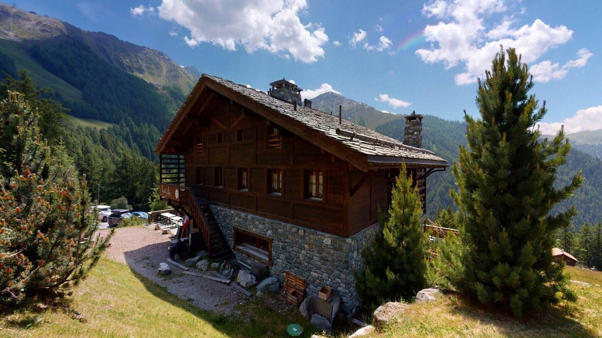 Nendaz Apartment | Apartment on ski slopes of Prarion