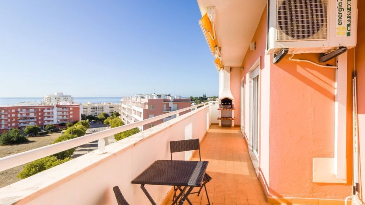 Armacao de Pera Apartment | Apartment on the outskirts of Armacao de Pera with sea view.